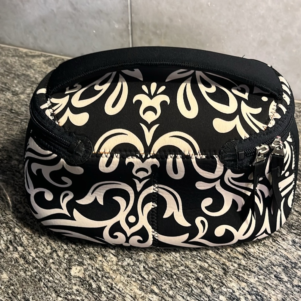 BUILT NY Neoprene Large Travel Bag - Picture 4 of 10